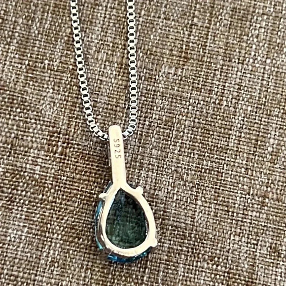 S925 Sterling Silver Simulated Blue Topaz Pendant/Necklace - Picture 6 of 8